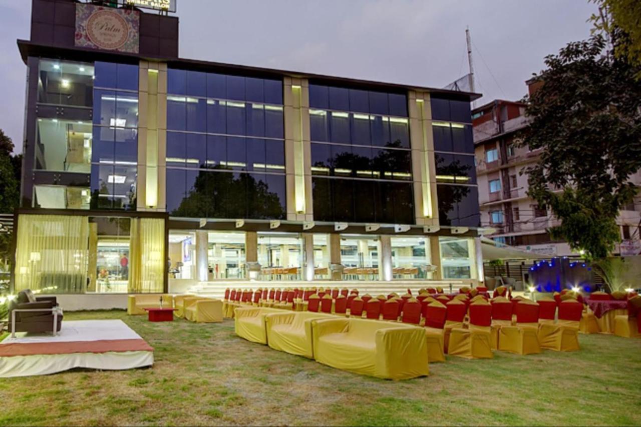 The Palm Spring A Boutique Hotel Naraina Neu-Delhi Exterior foto